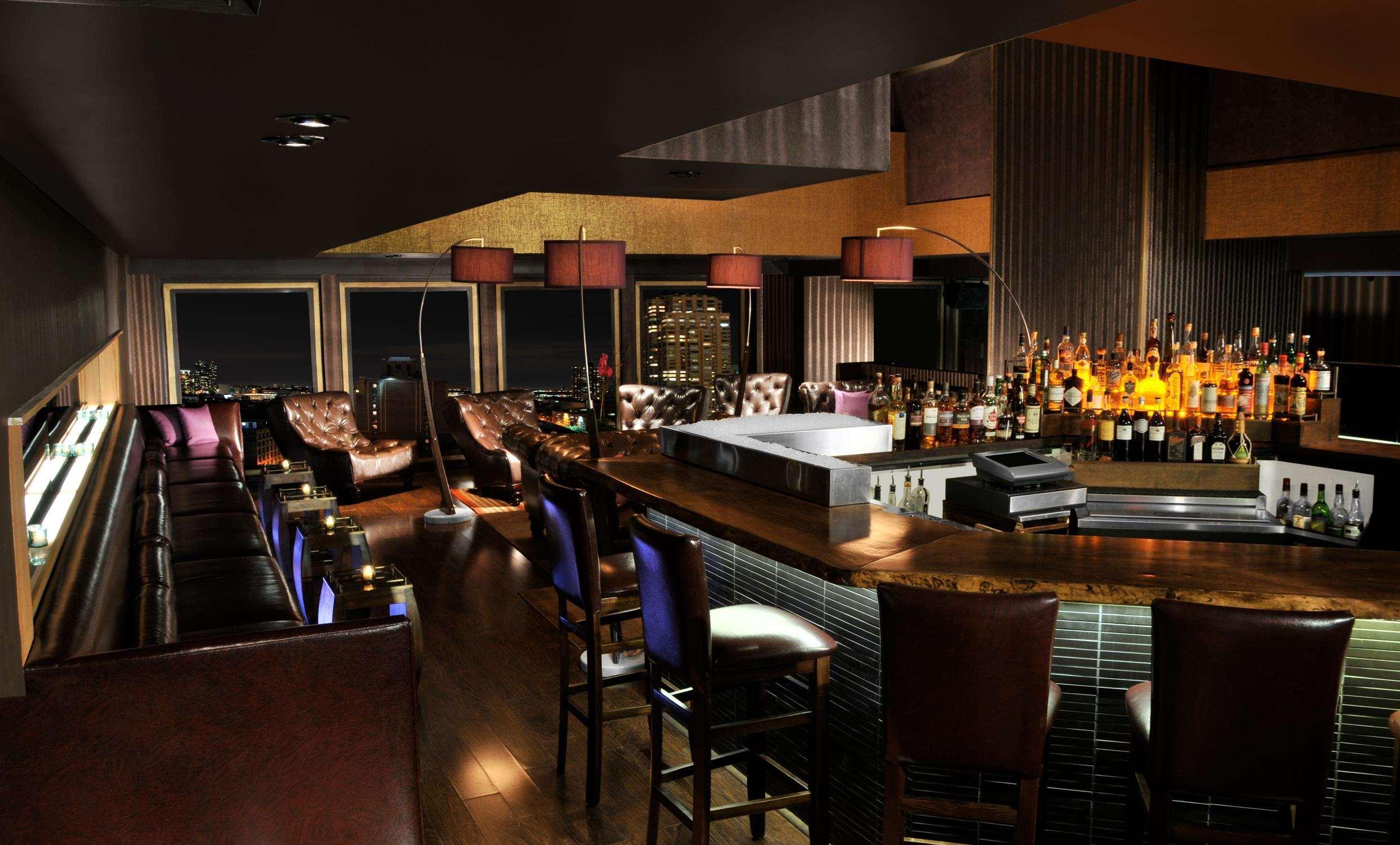 Kimpton Theta New York - Times Square By Ihg Hotel Eksteriør billede The bar at the 360° Lounge