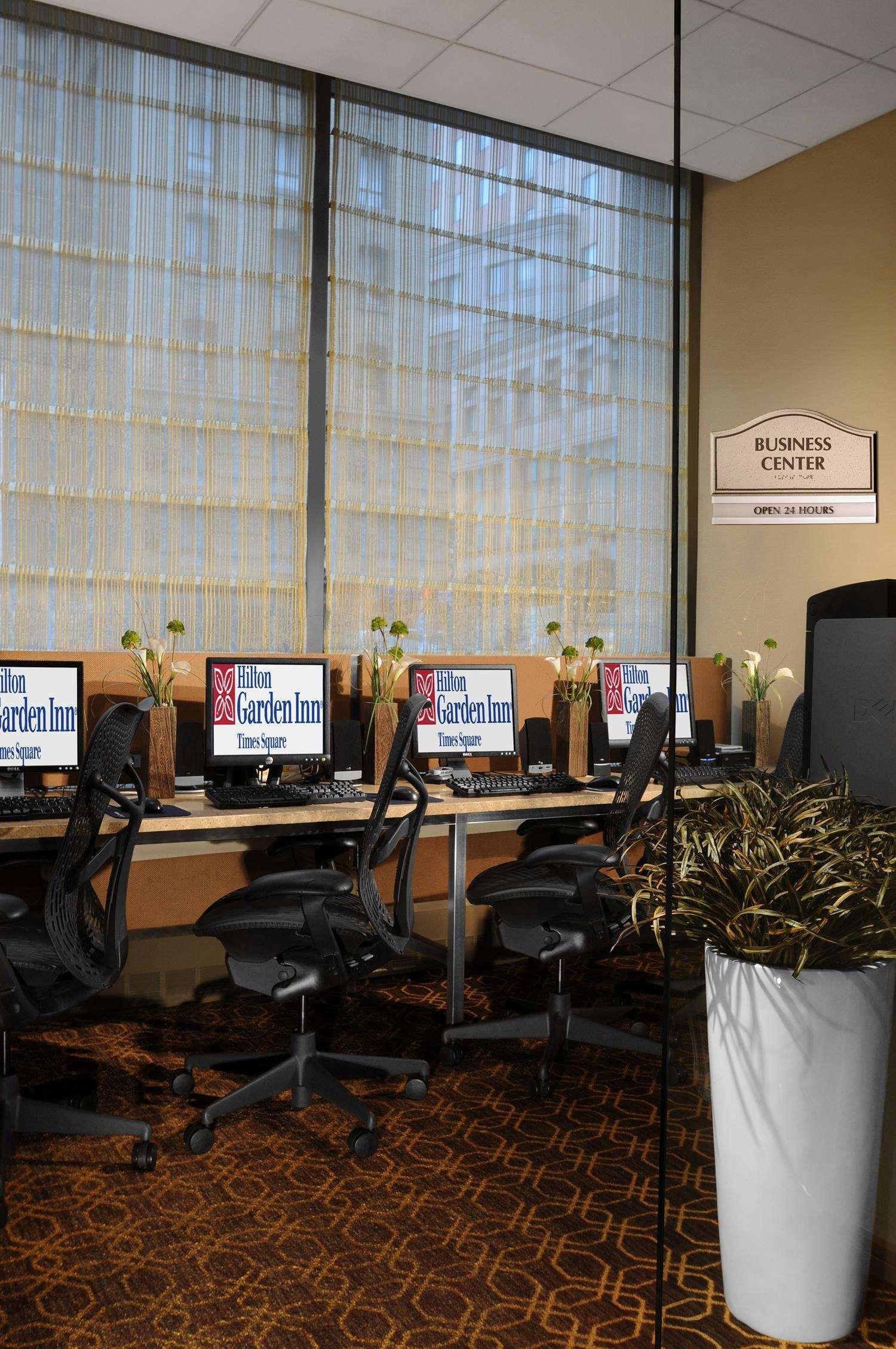Kimpton Theta New York - Times Square By Ihg Hotel Faciliteter billede A typical business center at a hotel