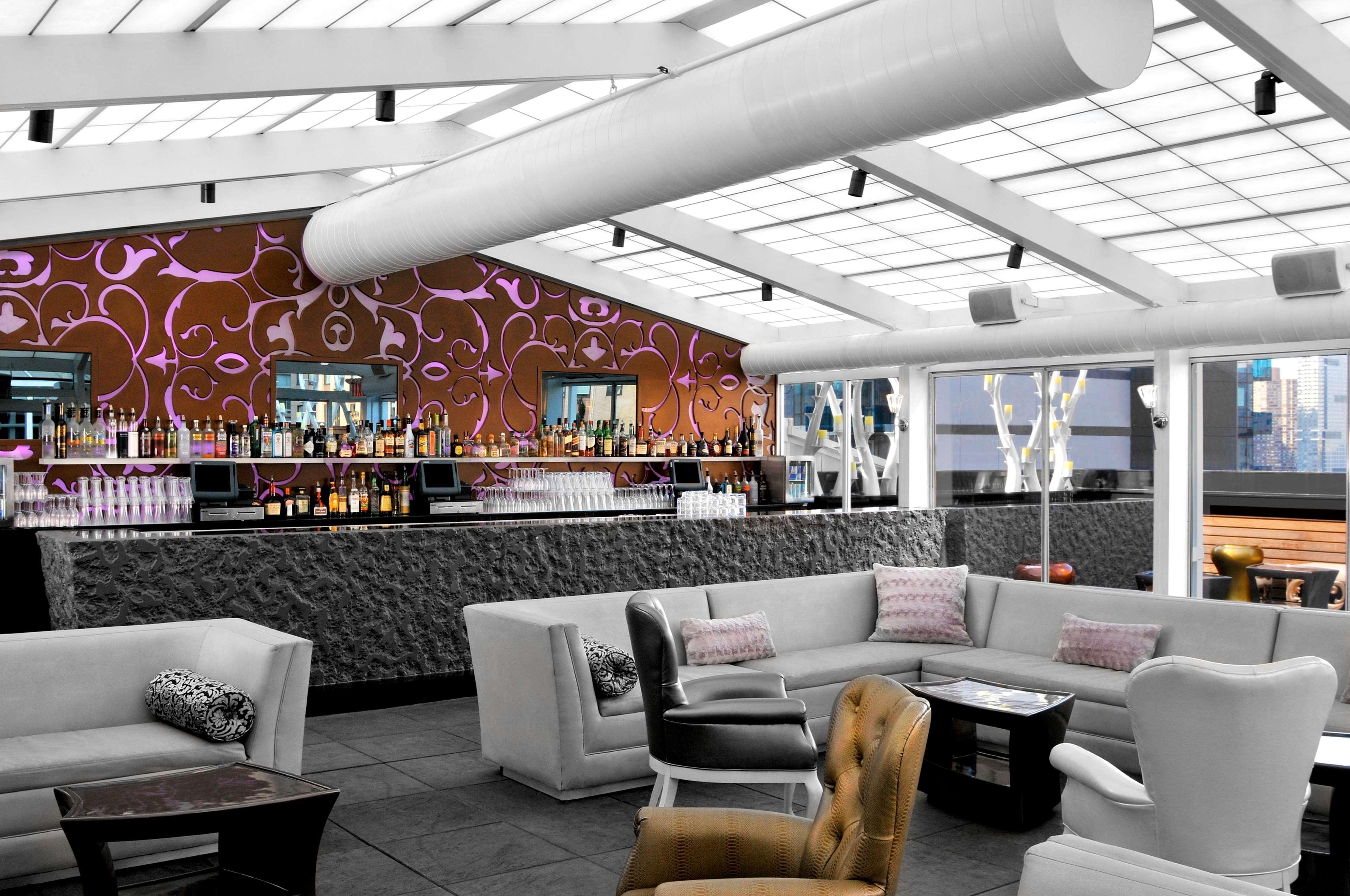Kimpton Theta New York - Times Square By Ihg Hotel Eksteriør billede The bar at the 101 bar
