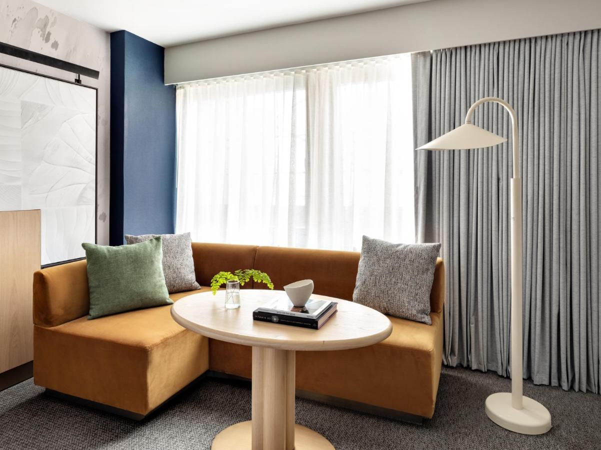 Kimpton Theta New York - Times Square By Ihg Hotel Eksteriør billede A living room at the Hotel Zags