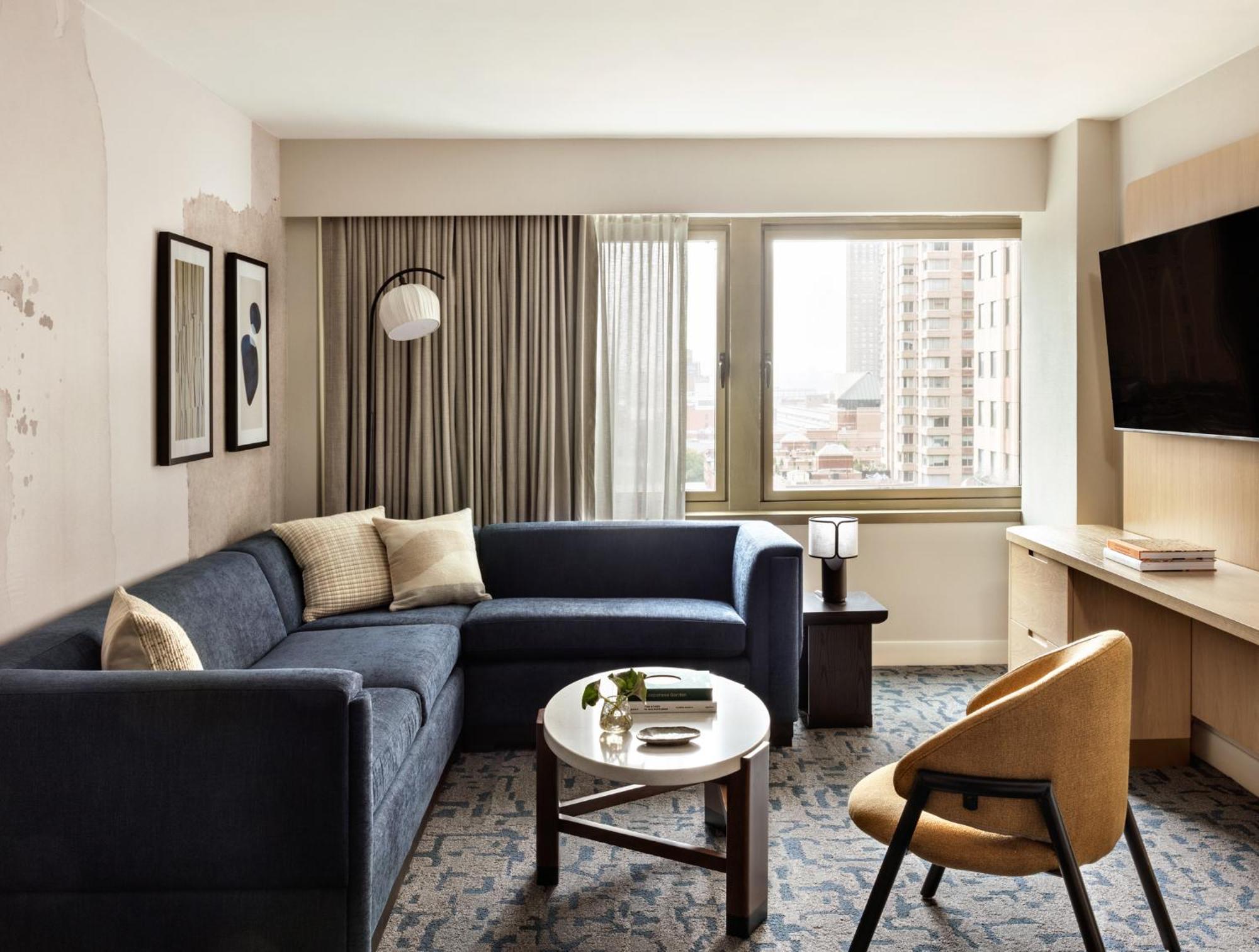 Kimpton Theta New York - Times Square By Ihg Hotel Eksteriør billede A living room at the hotel