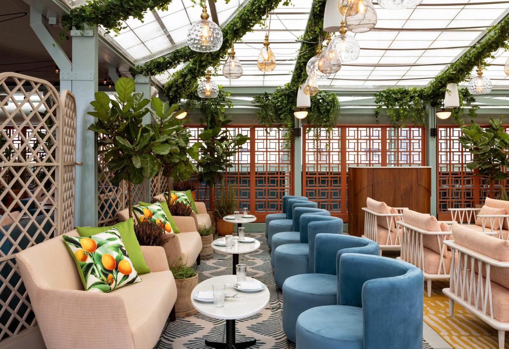 Kimpton Theta New York - Times Square By Ihg Hotel Eksteriør billede The Terrace at The Standard London